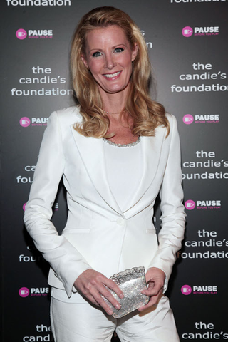 Illustration for article titled Sandra Lee's Virginal White Fetish